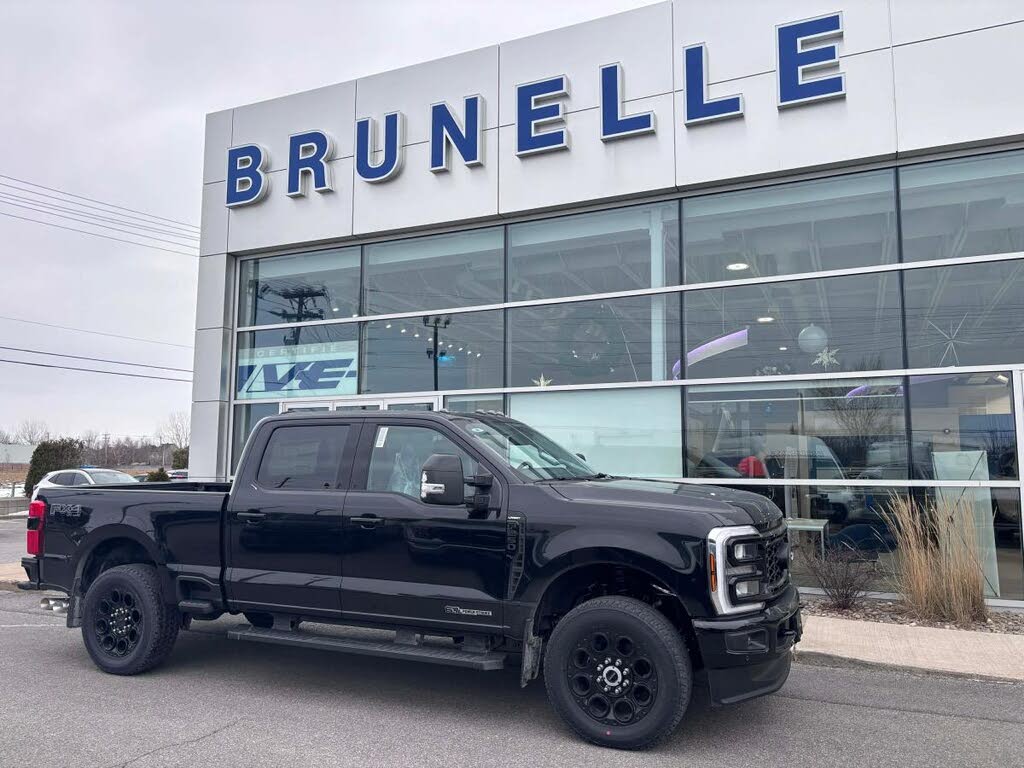 Ford F-250 Super Duty Lariat Crew Cab 4WD 2026