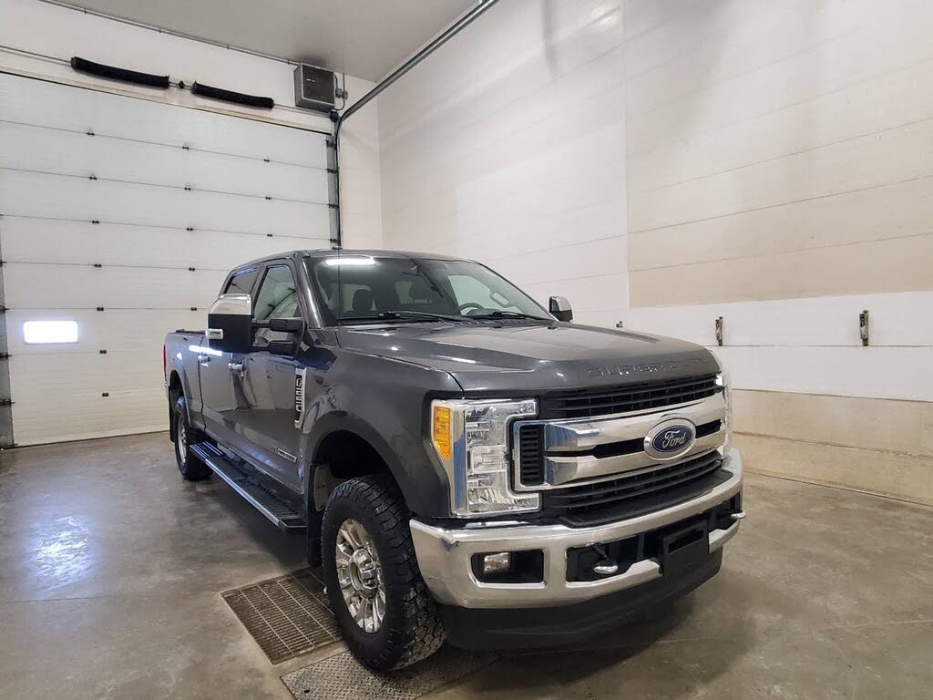 2017 Ford F-250 Super Duty Lariat Crew Cab 4WD