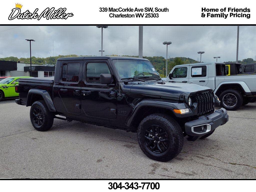 2022 Jeep Gladiator Sport S Crew Cab 4WD