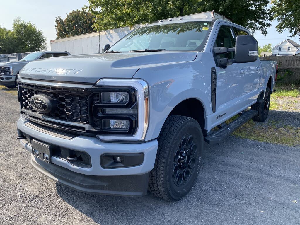 Ford F-250 Super Duty Lariat Crew Cab 4WD 2025
