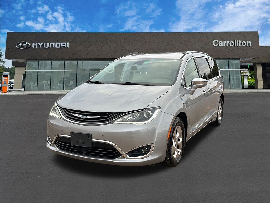 2018 Chrysler Pacifica Hybrid Limited FWD