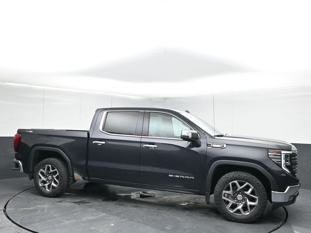 2023 GMC Sierra 1500 SLT Crew Cab 4WD