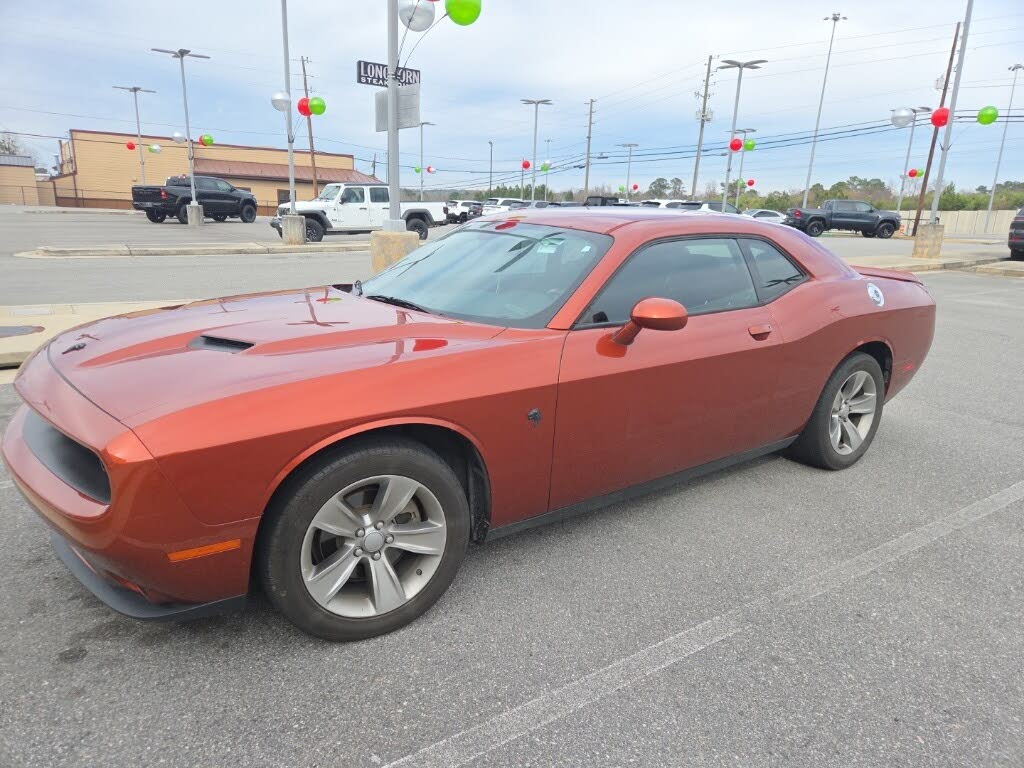 2021 Dodge Challenger SXT RWD