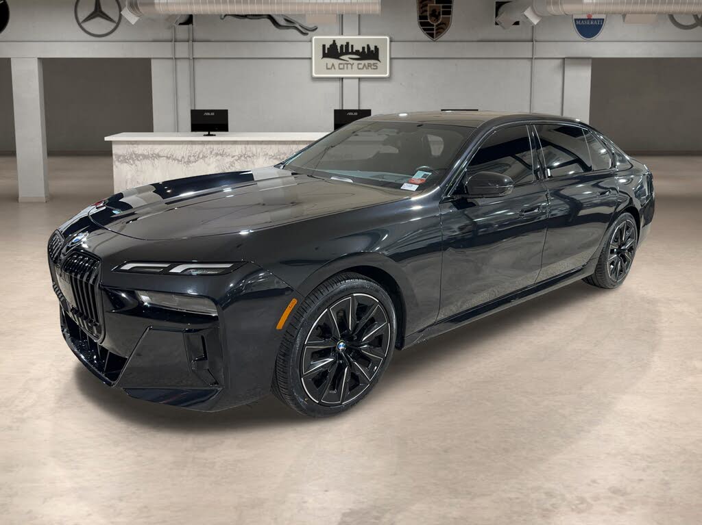 2023 BMW 7 Series 740i RWD