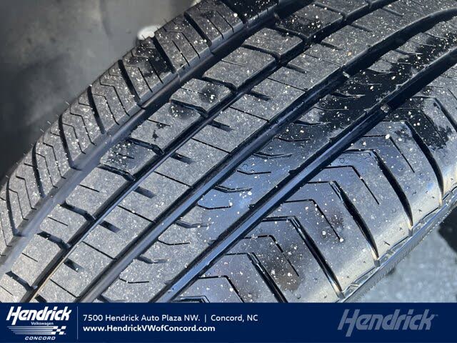 2025 Volvo XC60 B5 Plus Dark Theme AWD