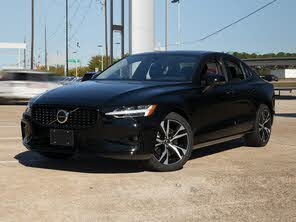 Volvo S60 B5 Core Dark Theme AWD