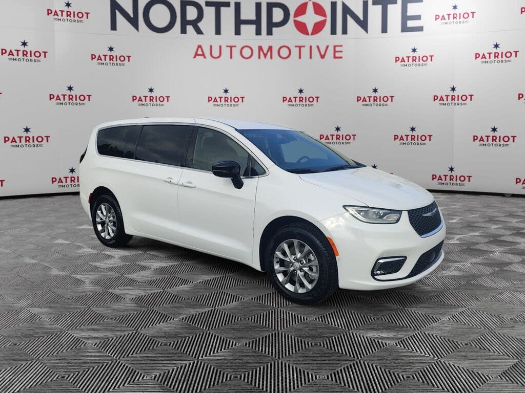 2026 Chrysler Pacifica Select AWD