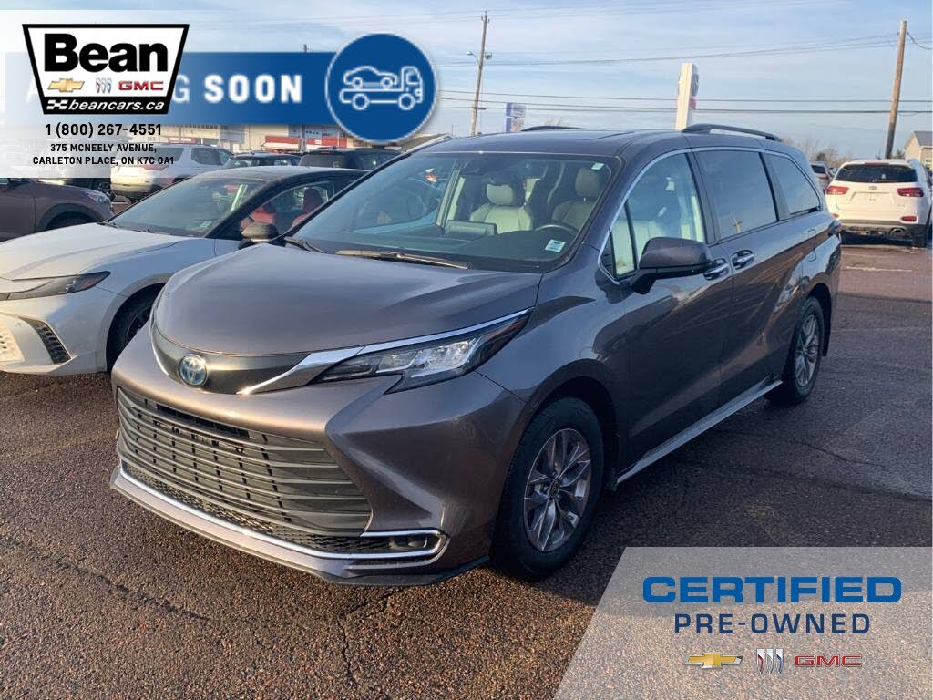 2022 Toyota Sienna XLE 8-Passenger FWD