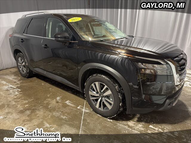 2025 Nissan Pathfinder SL 4WD