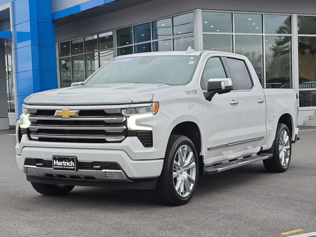 2023 Chevrolet Silverado 1500 High Country Crew Cab 4WD