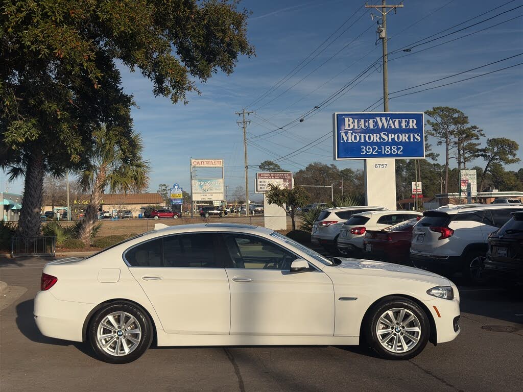 2016 BMW 5 Series 528i Sedan RWD