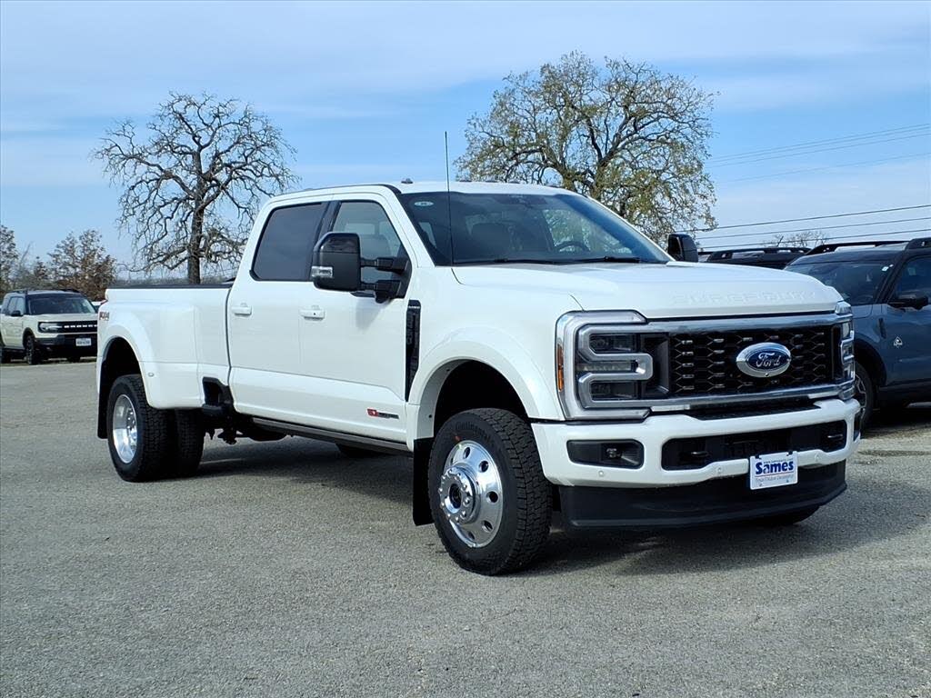 2026 Ford F-450 Super Duty Platinum Crew Cab LB DRW 4WD