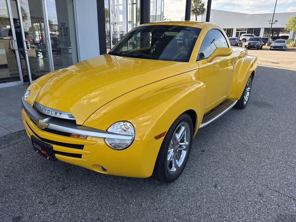 2004 Chevrolet SSR LS RWD