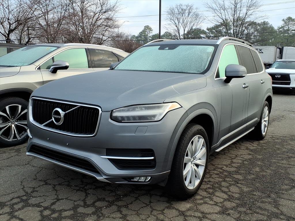 2016 Volvo XC90 T6 Momentum AWD