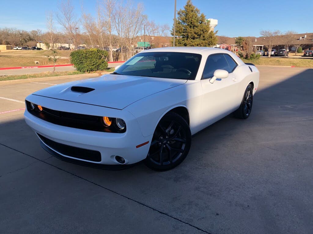 2022 Dodge Challenger SXT RWD