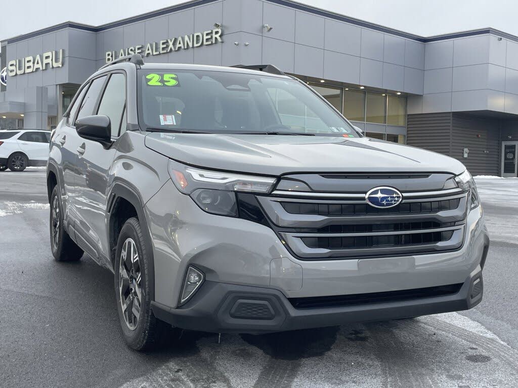 2025 Subaru Forester Premium Crossover AWD
