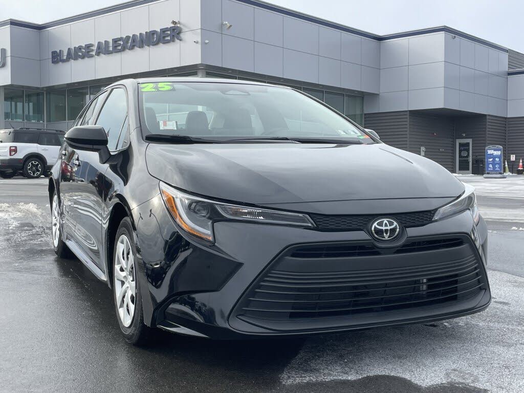 2025 Toyota Corolla LE FWD
