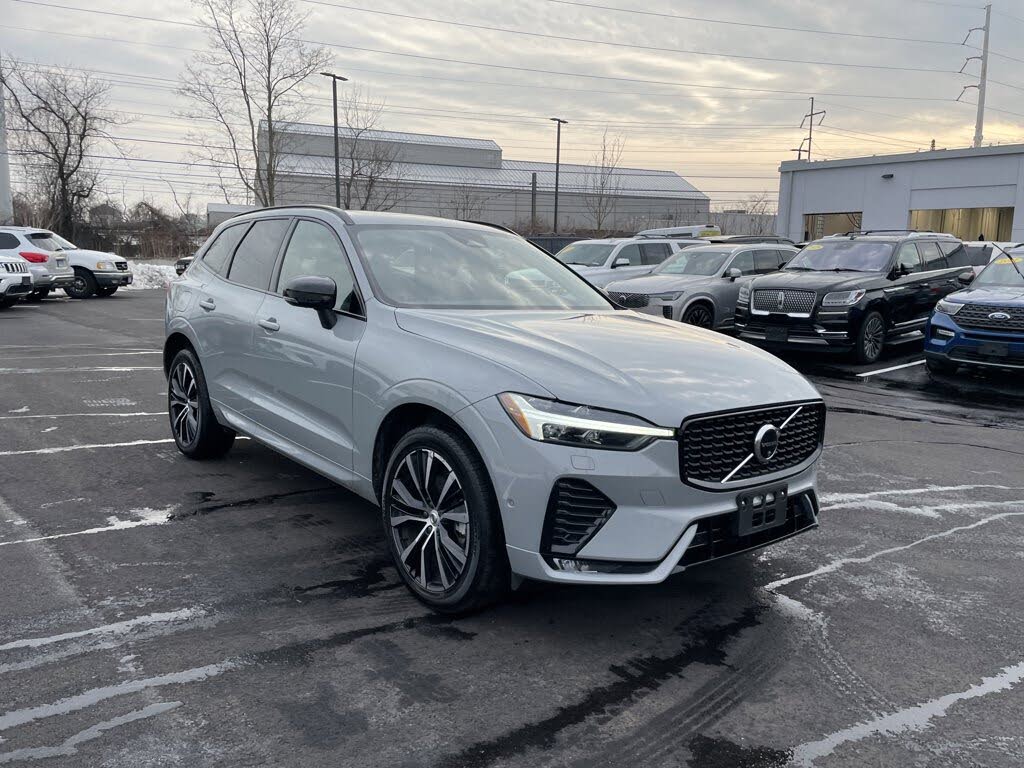 2025 Volvo XC60 B5 Plus Dark Theme AWD