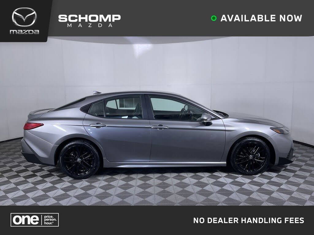 2025 Toyota Camry SE FWD