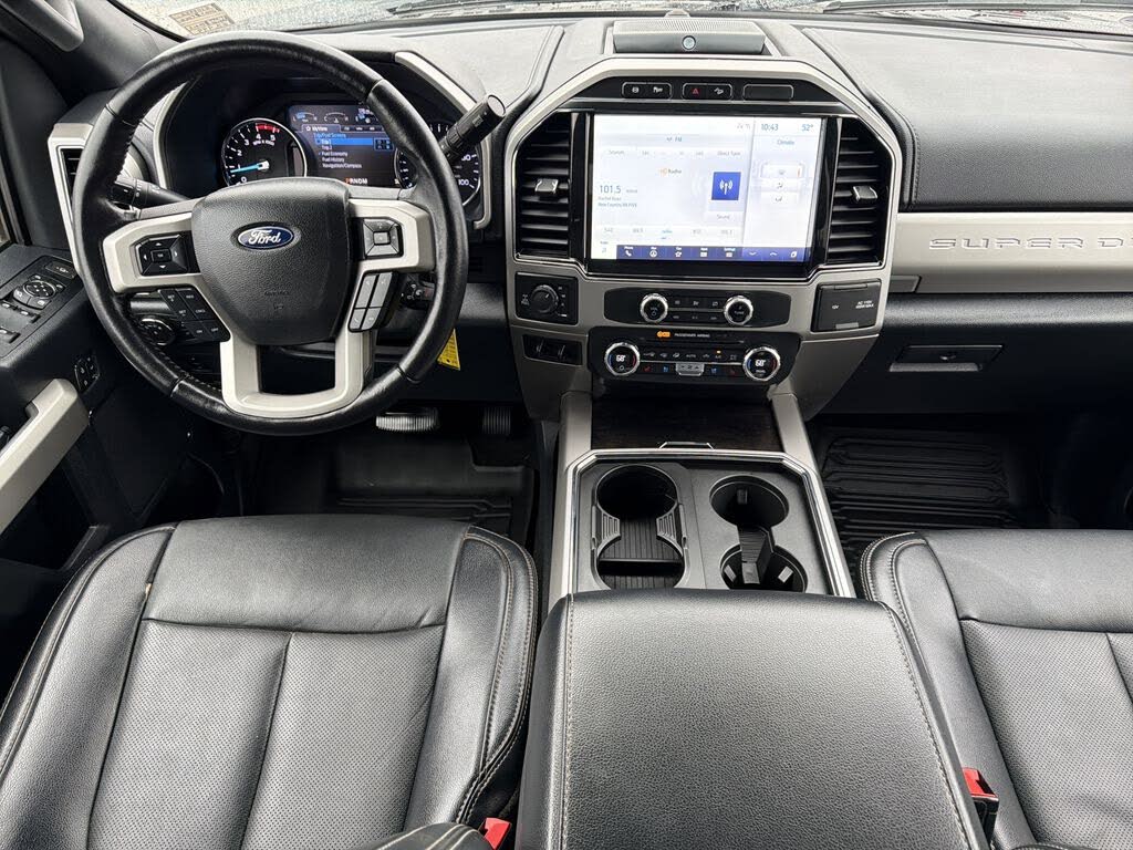 2022 Ford F-350 Super Duty Lariat Crew Cab 4WD