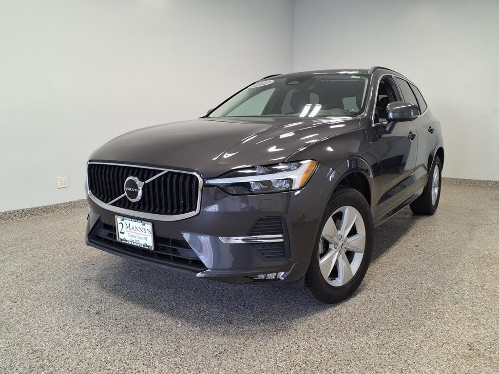 2022 Volvo XC60 B5 Momentum AWD