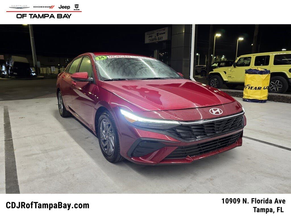 2024 Hyundai Elantra SEL FWD