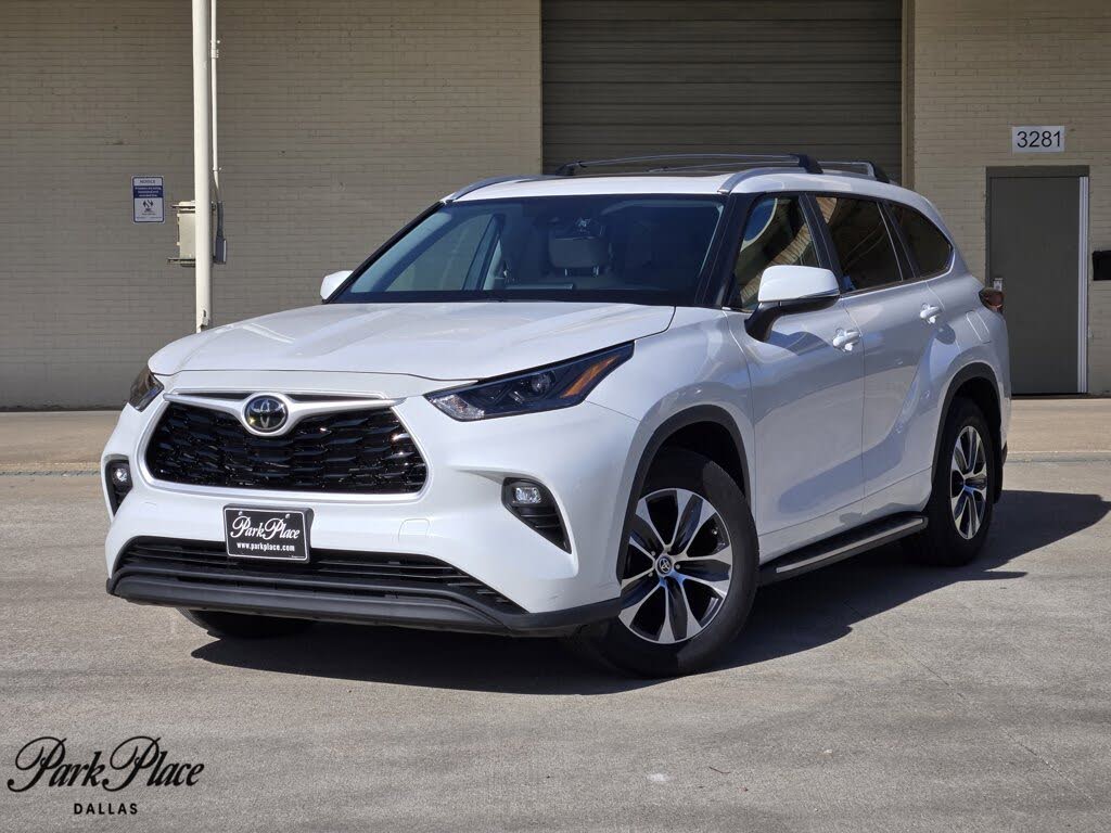 2024 Toyota Highlander XLE FWD