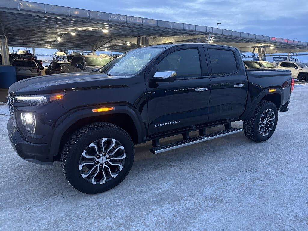 GMC Canyon Denali Crew Cab 4WD 2026