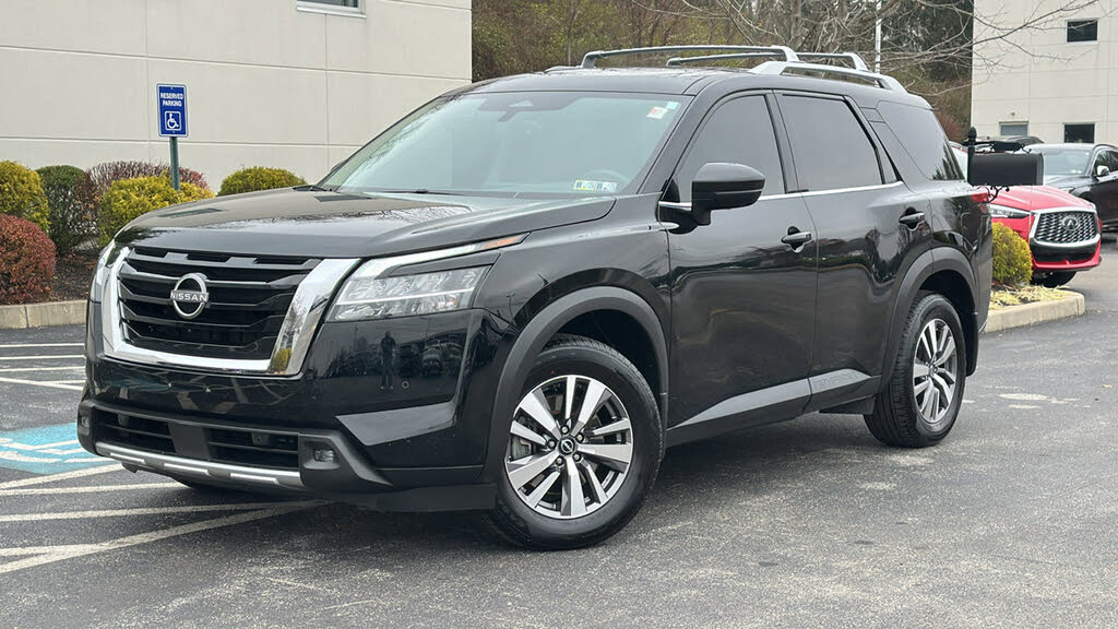 2022 Nissan Pathfinder SL 4WD
