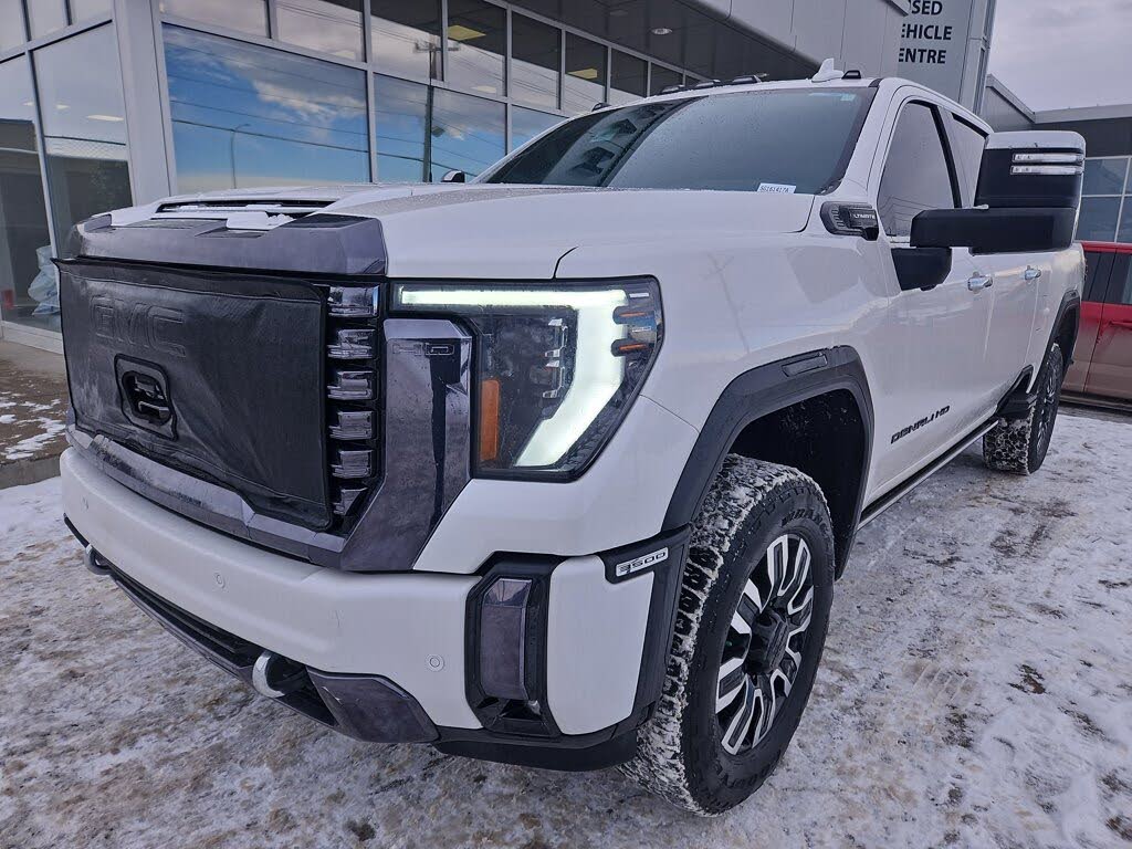 GMC Sierra 3500HD Denali Ultimate Crew Cab 4WD 2024