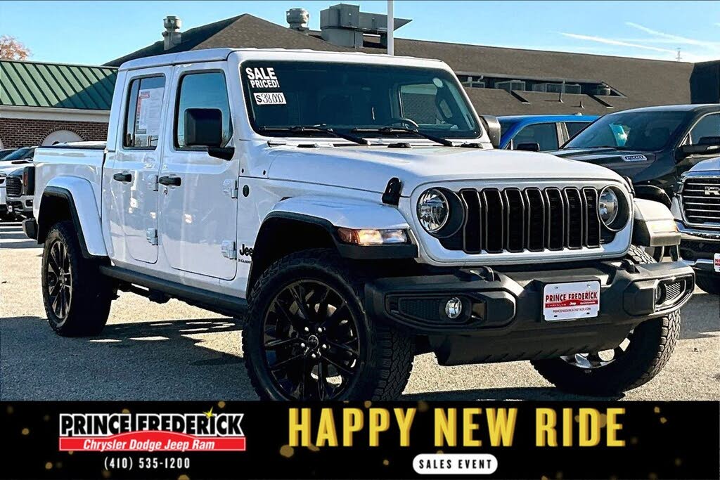 2024 Jeep Gladiator NightHawk Crew Cab 4WD