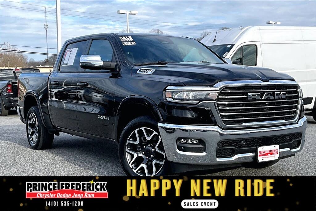 2025 RAM 1500 Laramie Crew Cab 4WD