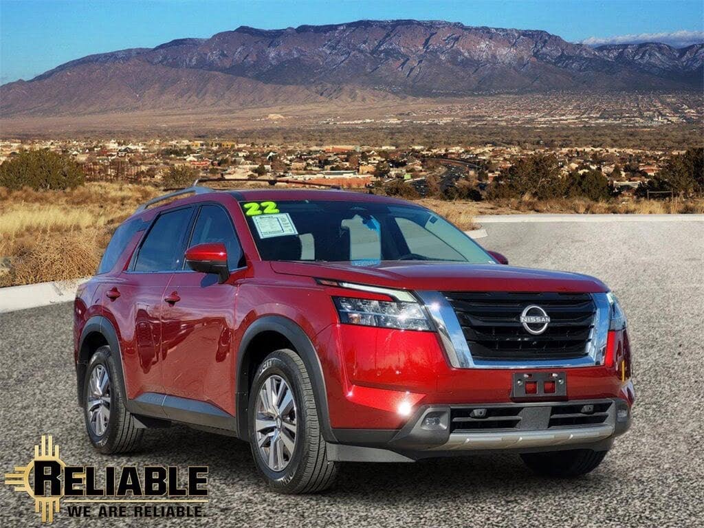 2022 Nissan Pathfinder SL FWD