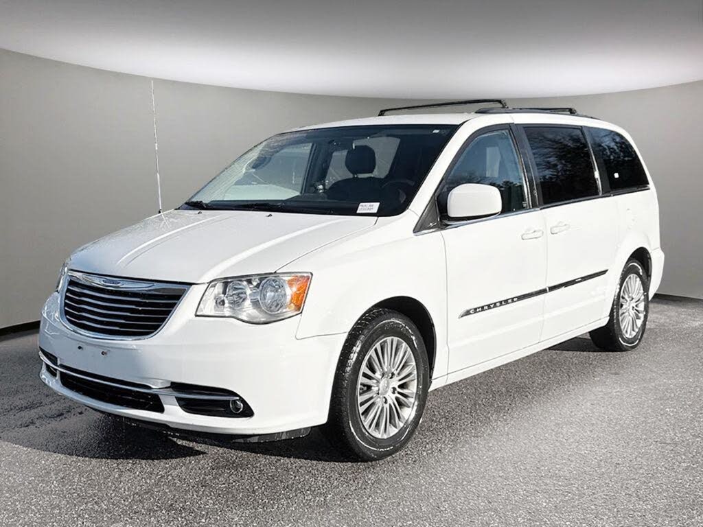 Chrysler Town & Country Touring-L FWD 2014