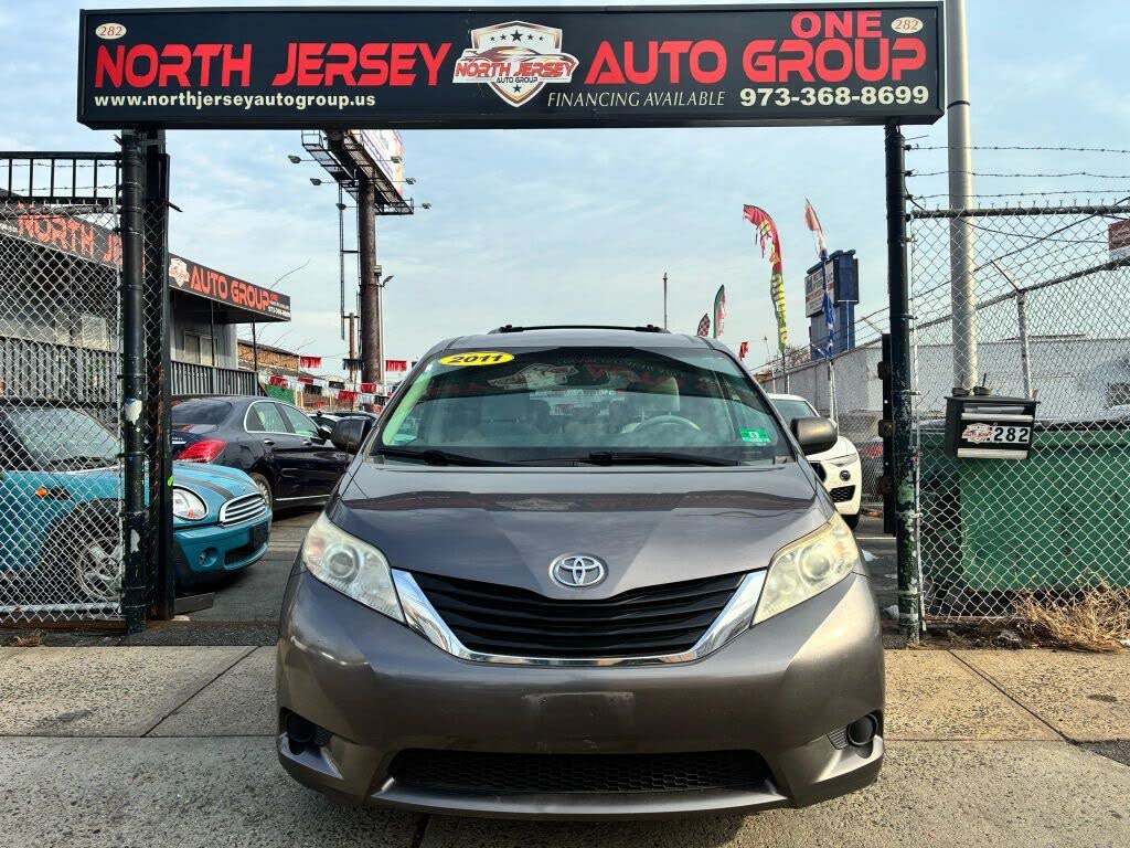 2011 Toyota Sienna LE 7-Passenger V6 AWD