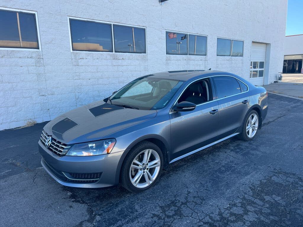 2014 Volkswagen Passat TDI SE with Sunroof