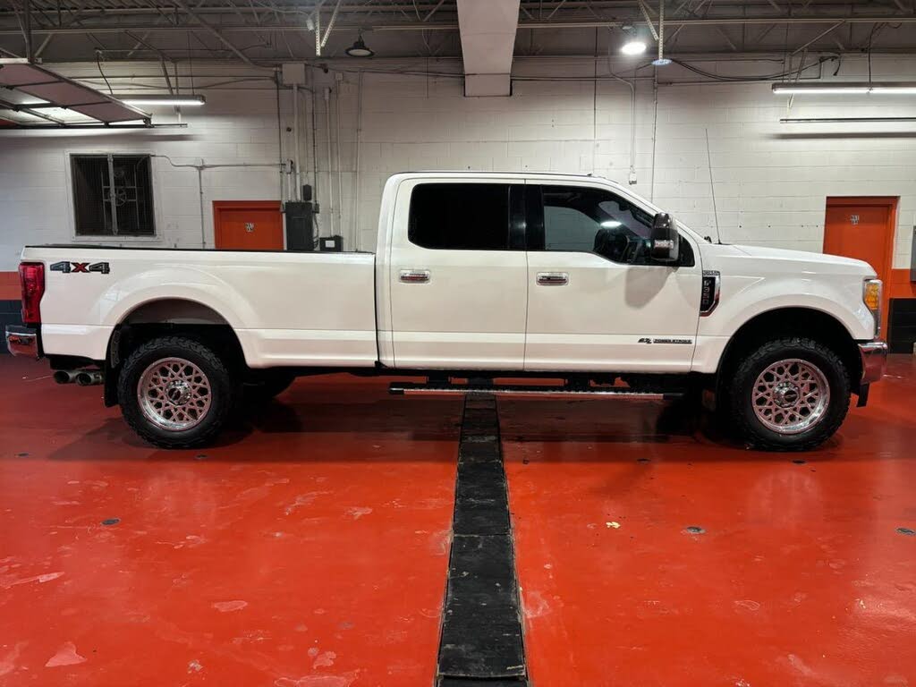 2017 Ford F-350 Super Duty Lariat Crew Cab 4WD