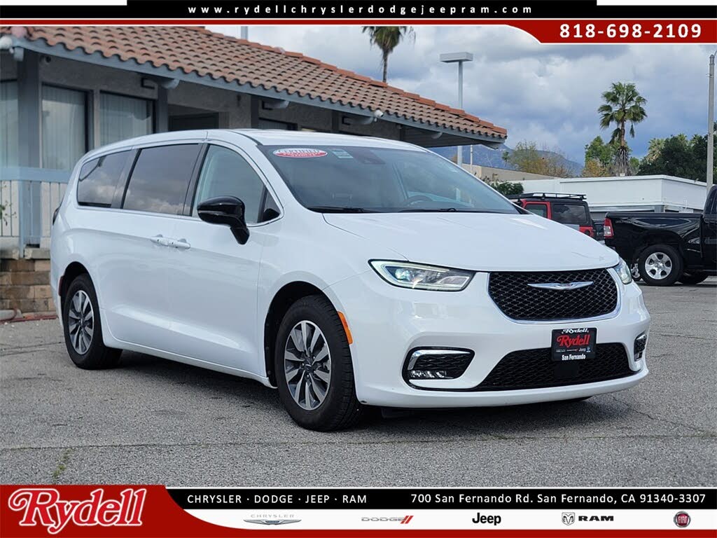 2024 Chrysler Pacifica Hybrid Select FWD