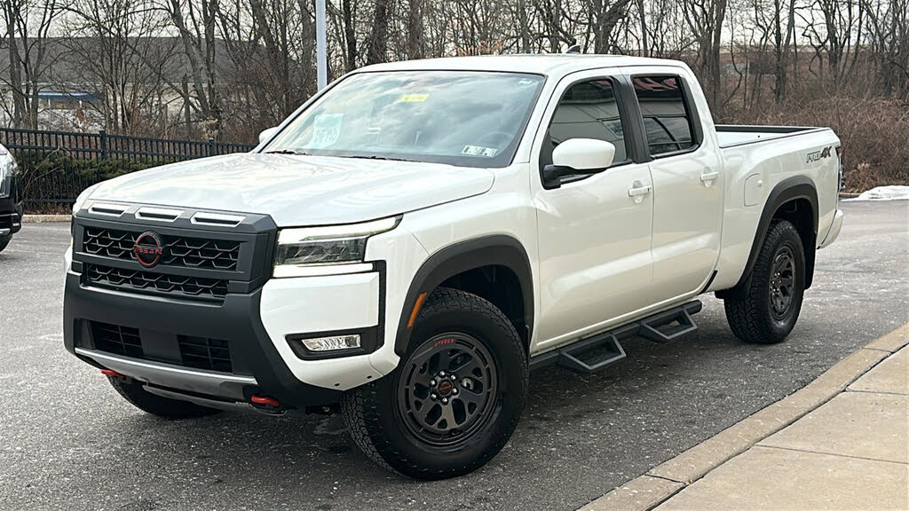 2025 Nissan Frontier PRO-4X Crew Cab LB 4WD