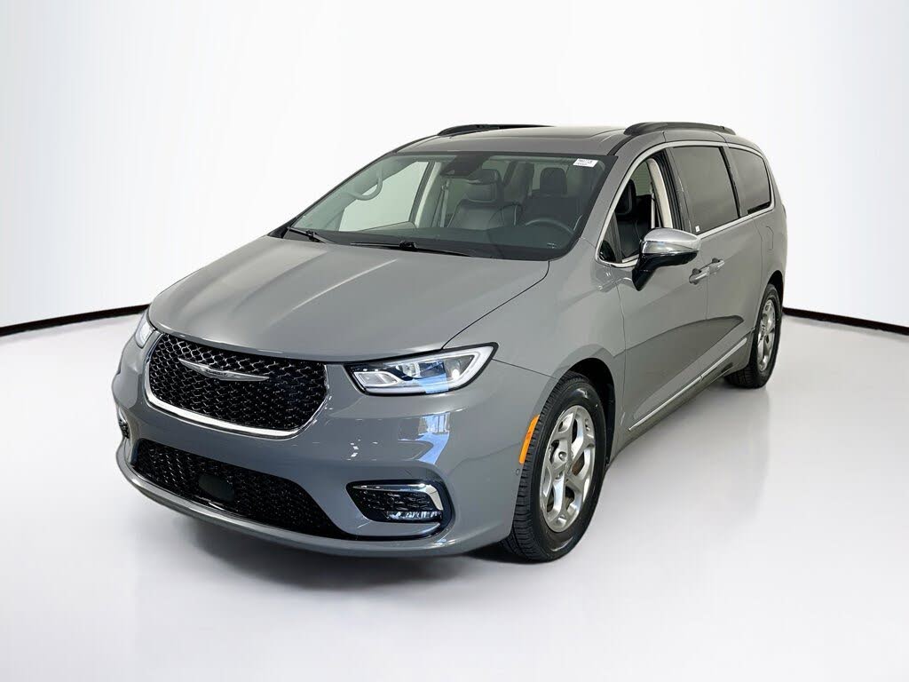 2023 Chrysler Pacifica Limited FWD