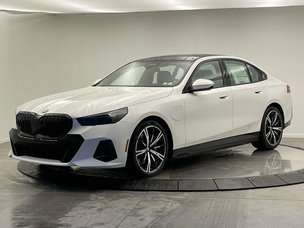 2026 BMW 5 Series 550e xDrive