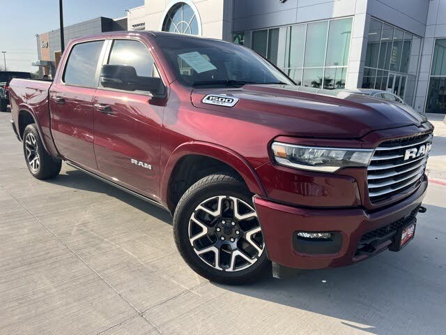 2025 RAM 1500 Laramie Crew Cab 4WD