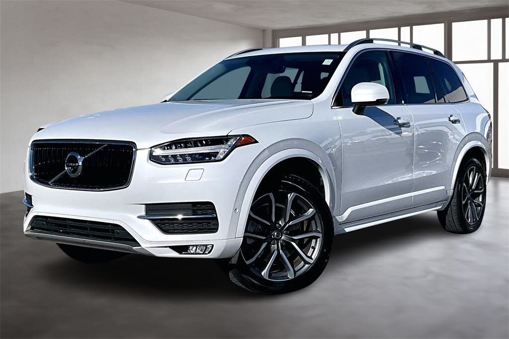 2018 Volvo XC90 T6 Momentum AWD