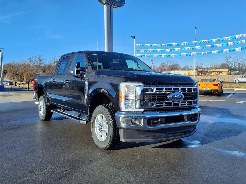 2026 Ford F-250 Super Duty XL Crew Cab 4WD
