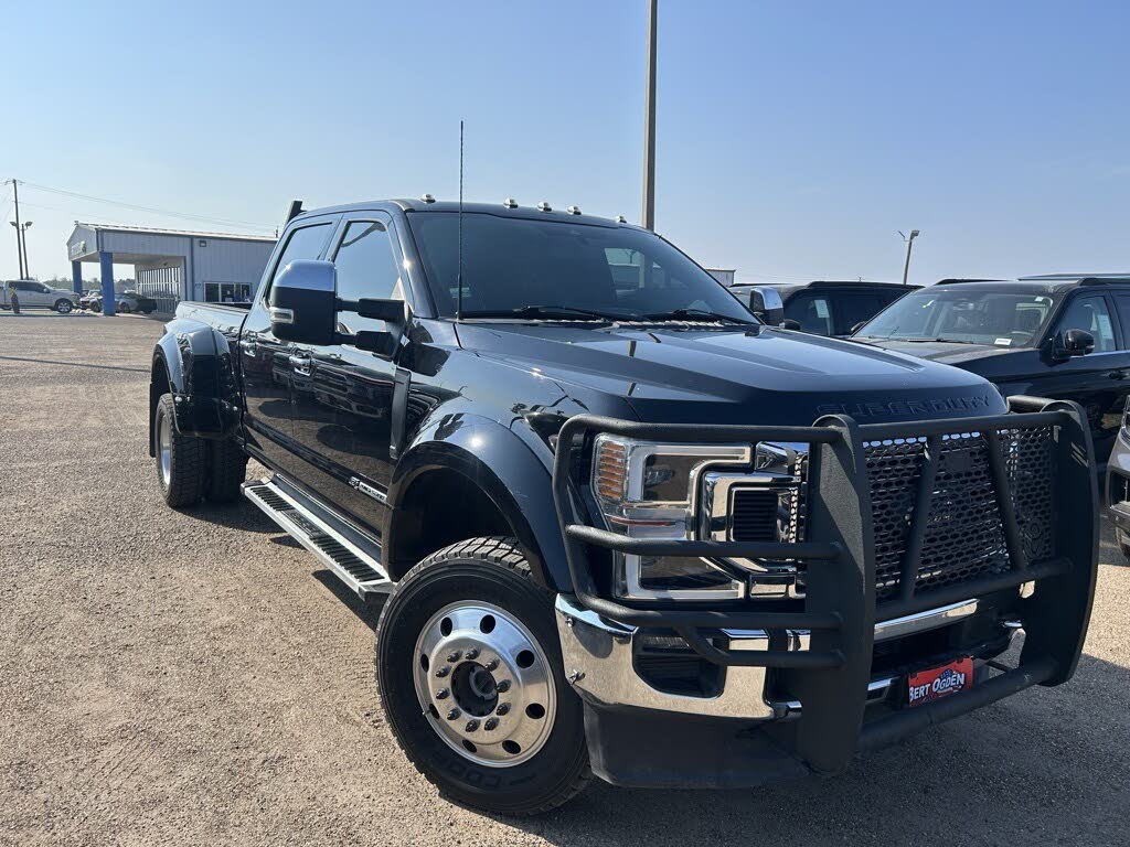 2022 Ford F-450 Super Duty Lariat Crew Cab LB DRW 4WD