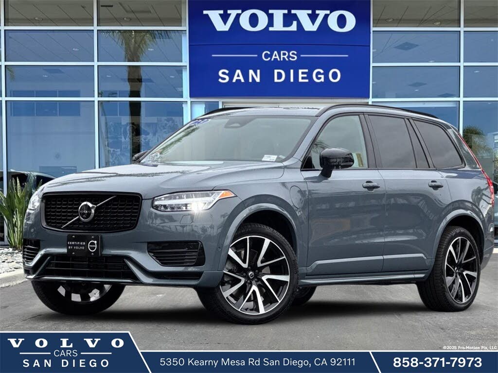2023 Volvo XC90 Recharge T8 Plus Dark Theme eAWD