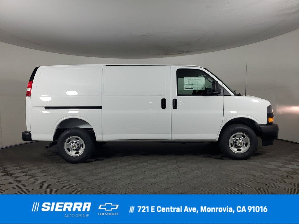 2025 Chevrolet Express Cargo 2500 RWD
