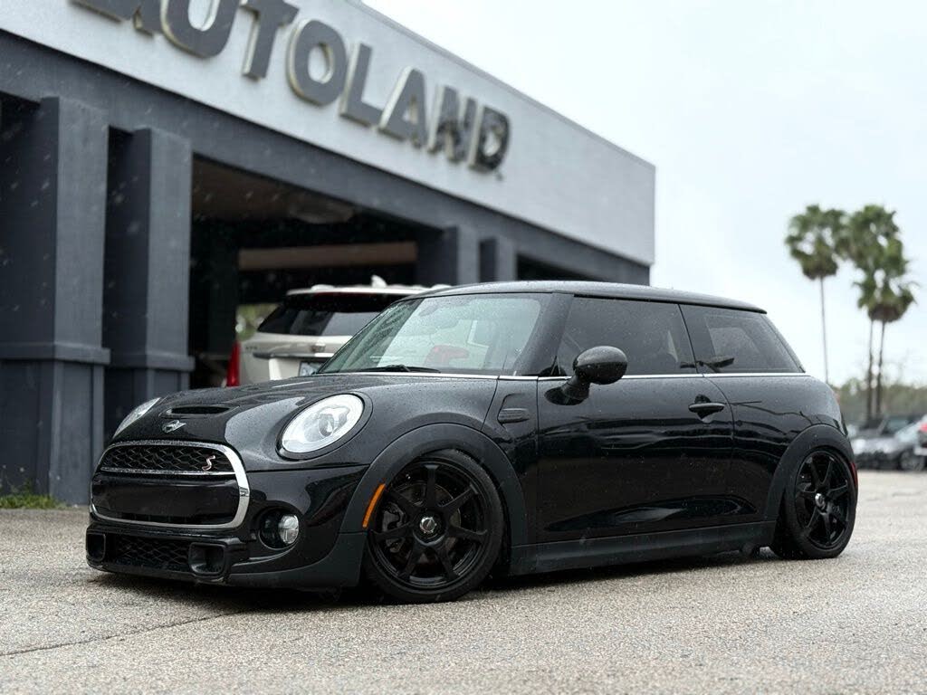 2017 MINI Cooper S 2-Door Hatchback FWD