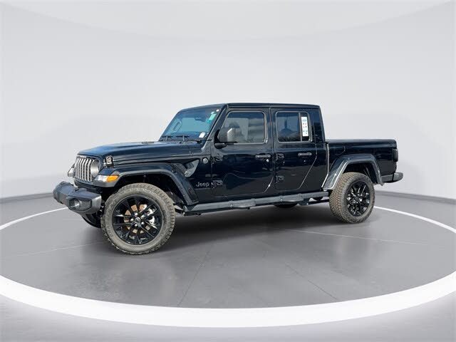 2025 Jeep Gladiator NightHawk Crew Cab 4WD