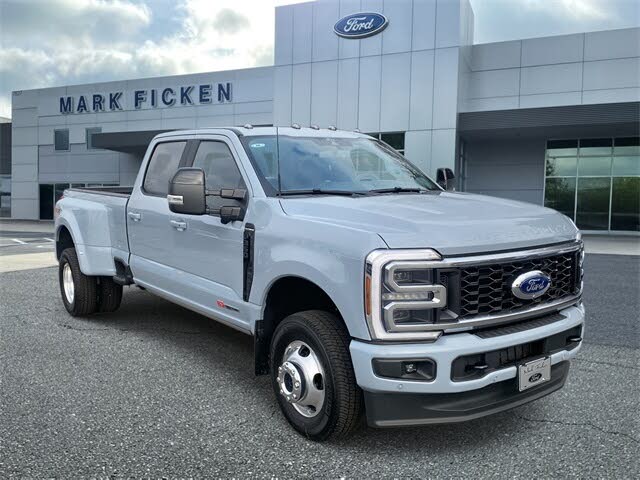 2025 Ford F-350 Super Duty Platinum Crew Cab LB DRW 4WD